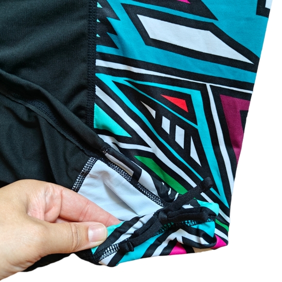 Swim Top Rash Guard - Picture 6 of 7